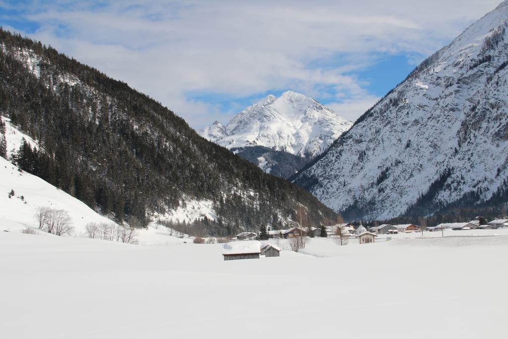 Hotel Winklerhof Holzgau Exterior foto