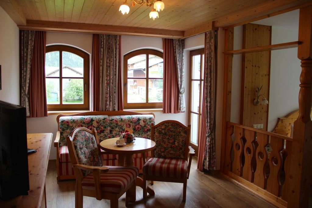 Hotel Winklerhof Holzgau Cameră foto