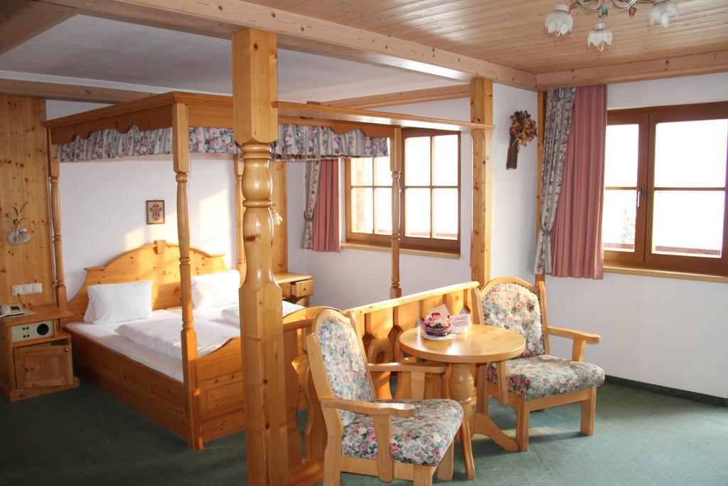 Hotel Winklerhof Holzgau Cameră foto