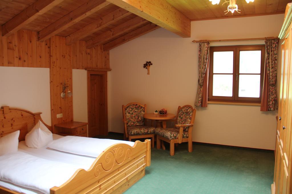 Hotel Winklerhof Holzgau Cameră foto